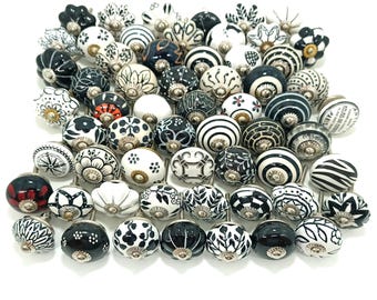 Handgefertigte Keramikgriffe in Schwarz & Weiß