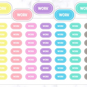 Puede incluir: Un conjunto de 36 pegatinas ovaladas con la palabra "WORK" en texto blanco sobre una variedad de colores pastel, incluyendo amarillo, rosa, morado, azul y gris.