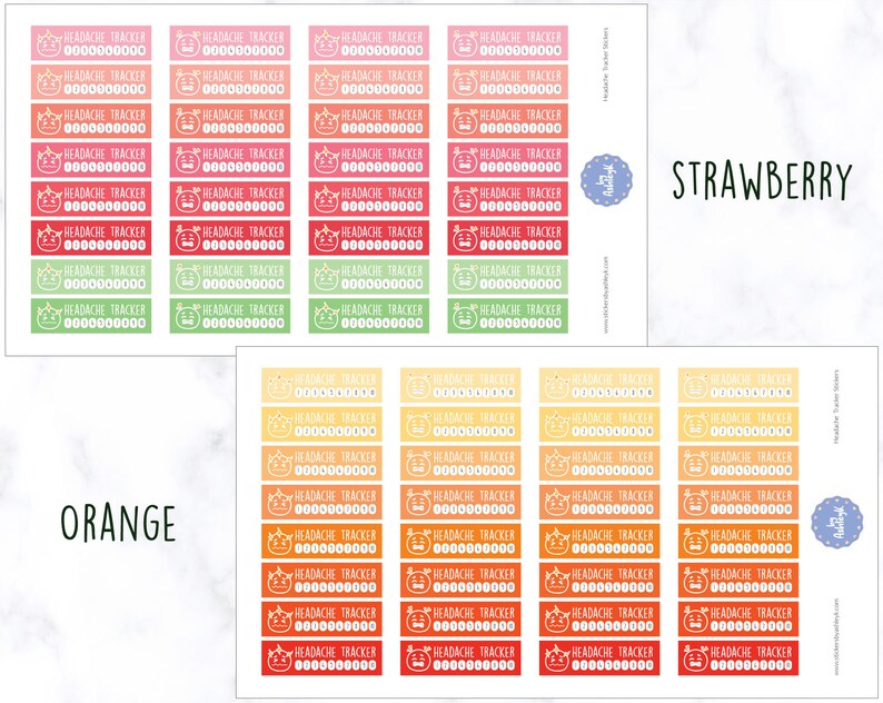 K&ouml;nnte beinhalten: Ein Satz bedruckbarer Aufkleber zum Verfolgen von Kopfschmerzen in drei Farbschemata: Orange, Erdbeere und Gr&uuml;n. Jeder Aufkleber zeigt eine Comic-Erdbeere mit einer Krone und den Text "HEADACHE TRACKER" mit Platz f&uuml;r 10 H&auml;kchen.