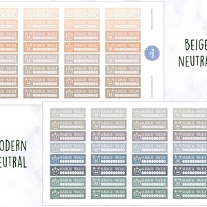 K&ouml;nnte beinhalten: Ein Satz bedruckbarer Aufkleber zum Verfolgen von Kopfschmerzen in den Farbschemata Beige, Blau und Gr&uuml;n. Die Aufkleber haben ein schlichtes Design mit dem Text "HEADACHE TRACKER" und einem Platz zum Aufzeichnen von Kopfschmerzvorkommen.