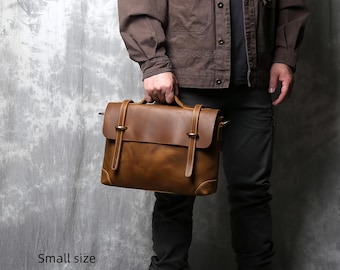 Personalized Vintage Distressed Leather Messenger Bag – Retro British Style Crossbody Satchel for Men (Available in Small & Large Sizes)