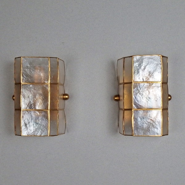 Paar jaren 80 messing schansen met Tiffany stijl capiz shell tinten