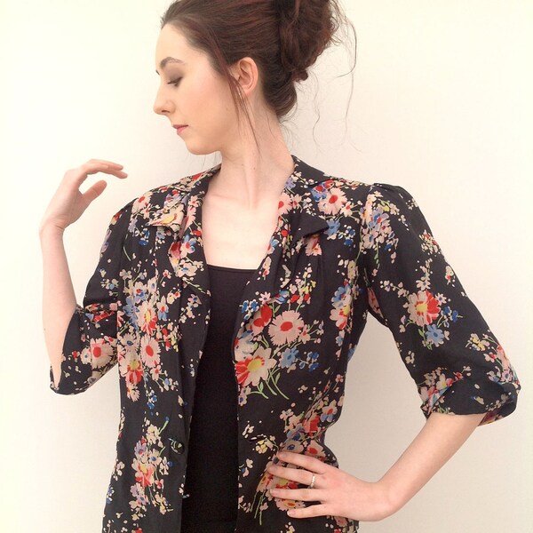 Beautiful 1930s silk jacket floral vintage antique