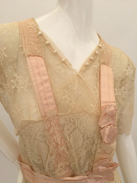 Edwardian lace dress with pink silk ribbon antiqu… - image 4
