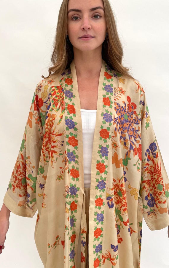 Kimono court beige & rose et motifs floraux - Maison Kimono