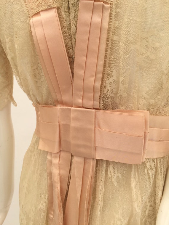 Edwardian lace dress with pink silk ribbon antiqu… - image 6