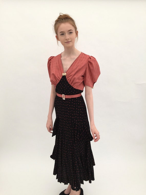 1940s dress pink and black with puff sleeves and m