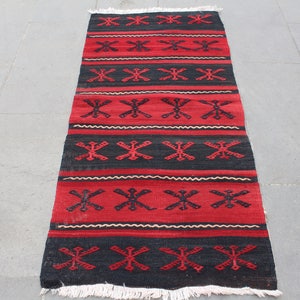 Vintage Turkish kilim rug, Oriental Kilim, Home decor kilim, Handmade decorative kilim, Ethnic rug,  Nomad kilim rug, Kilim,130x62cm,4.2x2ft