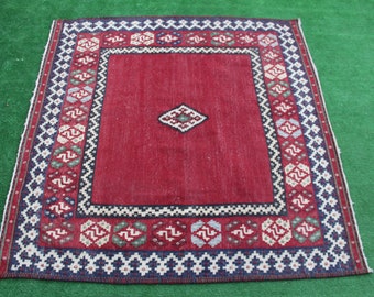 Square Kilim rug, Square Rug, Turkish rug, Vintage kilim, Old Sofra, Kilim, Tribal kilim, Unique Kilim, Collectable Rug, Rug,140x137cm,5x5ft