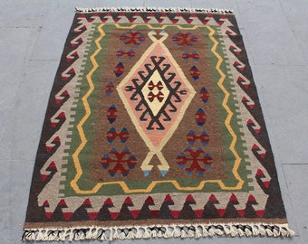 Vintage Kilim Rug, Handmade kilim, Multicolor kilim, Kilim rug, Area Decorative Kilim Rug, Home Decor rug, Boho kilim, 132x100cm, 4.3x3.2ft