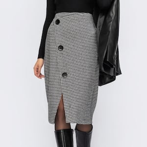 Wool Pencil Skirt: Checkered Winter Office Clothing