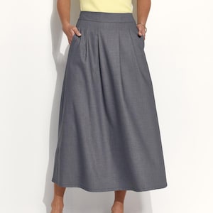 Women&#39;s Pleated Midi Skirt - Elegant and Stylish - Flowy Pleated Midi Skirt for Women