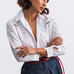 Stylish Classic White Shirt with Elegant Lace Trim - Stylish Spring and Summer Wear