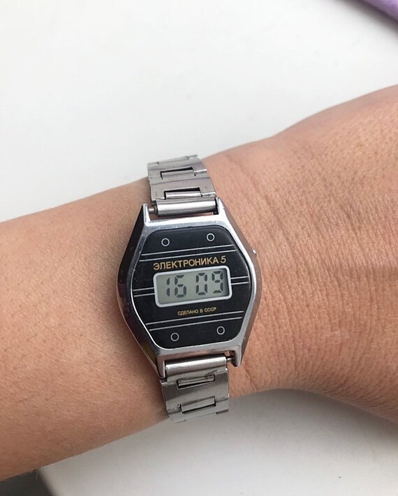 lcd digital watch
