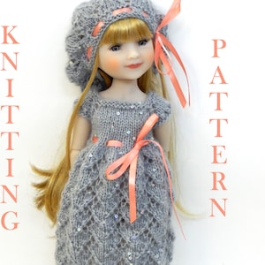 Peut inclure: Patron de tricot pour une robe grise et un béret assorti avec des accents de ruban rose pour une poupée. La poupée porte la robe et le béret terminés.