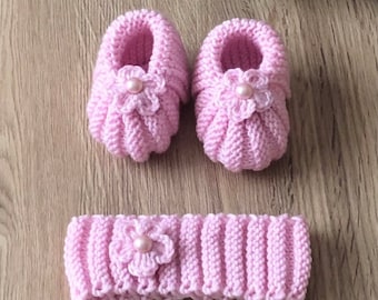 Newborn Babygirl Hand Knitted Slippers and Headband,Baby Slippers,Baby Headband,Baby Shower Gift Idea