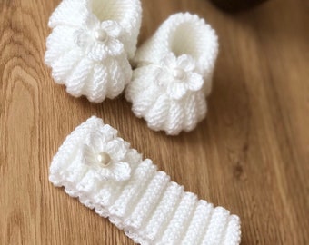 Pattern,Newborn Babygirl Hand Knitted Slippers and Headband Pattern,Baby Slippers Pattern,Baby Headband Pattern