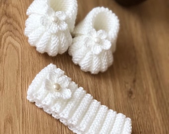 Newborn Knit Slippers and  Headband Pattern, Baby Girl Set (PDF Pattern)