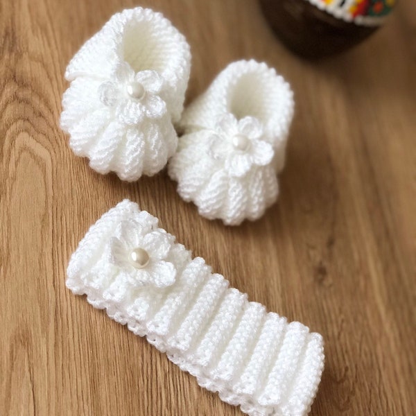 Pattern,Newborn Babygirl Hand Knitted Slippers and Headband Pattern,Baby Slippers Pattern,Baby Headband Pattern