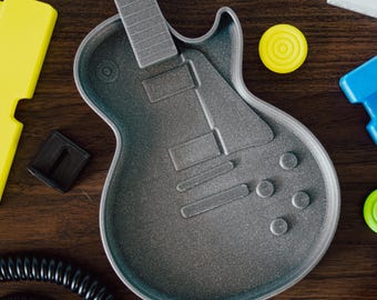 DROP ZONE valet tray for musicians and guitar lovers: a place for your stuff!
