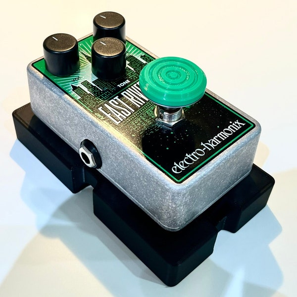LAUNCHPADS effect pedal risers for your pedalboard