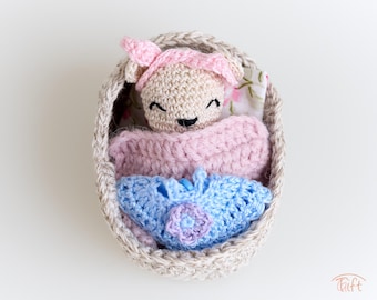 Miniature Amigurumi Bear Lola: Handmade Crochet Plush with Basket Bed & Accessories