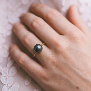 Genuine Tahitian Pearl Ring | Modern Boho Peacock Pearl | Gold Filled, Sterling Silver, Solid 14k Gold | Hand-Hammered | Natural Dark Color