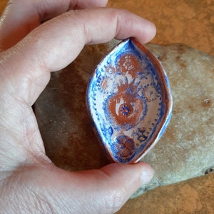 Vulva symbol accessory for altar, Yoni symbol to pose handmade, vulva sculpture in polymer