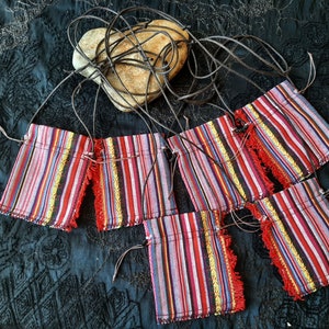 Small medicine bag in red fabric with stripes closed with a slide, lithotherapy case, necklace pouch image 2