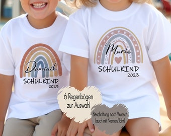 T-Shirt Schulkind Regenbogen Einschulung Erstklässler | Einschulungsshirt Erster Schultag Schulanfang | Mädchen Junge mit Namen 2024