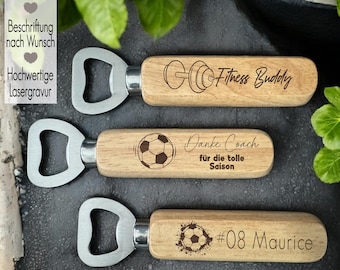 Flaschenöffner personalisiert Gravur Trainer Geschenkidee Saison Abschluß Fußball Bieröffner Handball Kapselheber Holz Geschenkidee für Ihn