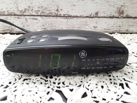Vintage General Electric AM/FM Clock Radio 7-4836B | Etsy