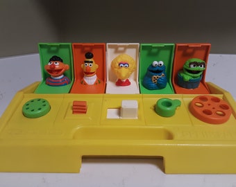 Vintage 1985 Playskool - Sesame Street "Muppets"  Pop-Up Pals - Activity Toy