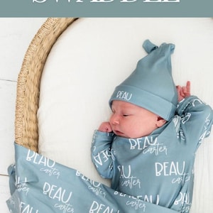 Babysittset med mössa, nyfödd filt, namnfilt, personligt namn, present till flicka, barnrum, babykläder, fotorekvisita, babyshower bild 12