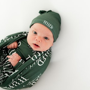 Babysittset med mössa, nyfödd filt, namnfilt, personligt namn, present till flicka, barnrum, babykläder, fotorekvisita, babyshower bild 13