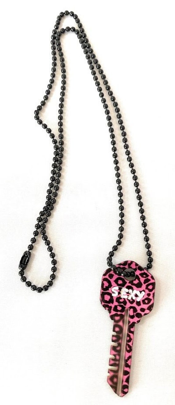 Pay It Forward Giving Key Necklace PINK LEOPARD Design Personalized Gift Gift for Her Gift for Girlfriend Gift for Mom Grandma Gift Etsy UK