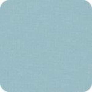 Kona Cotton Solid Fog Robert Kaufman K001-444 Sold in HALF yard increments.