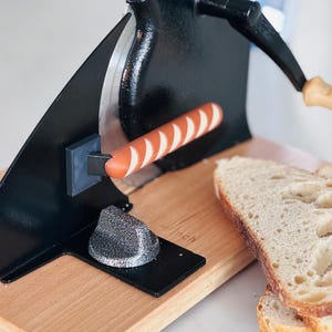 Sourdough bread slicer bread guide