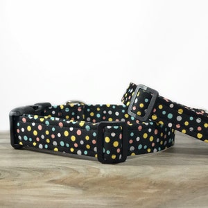 Noir avec pastel Polka Dot Dog Collar - Cadeau de chien