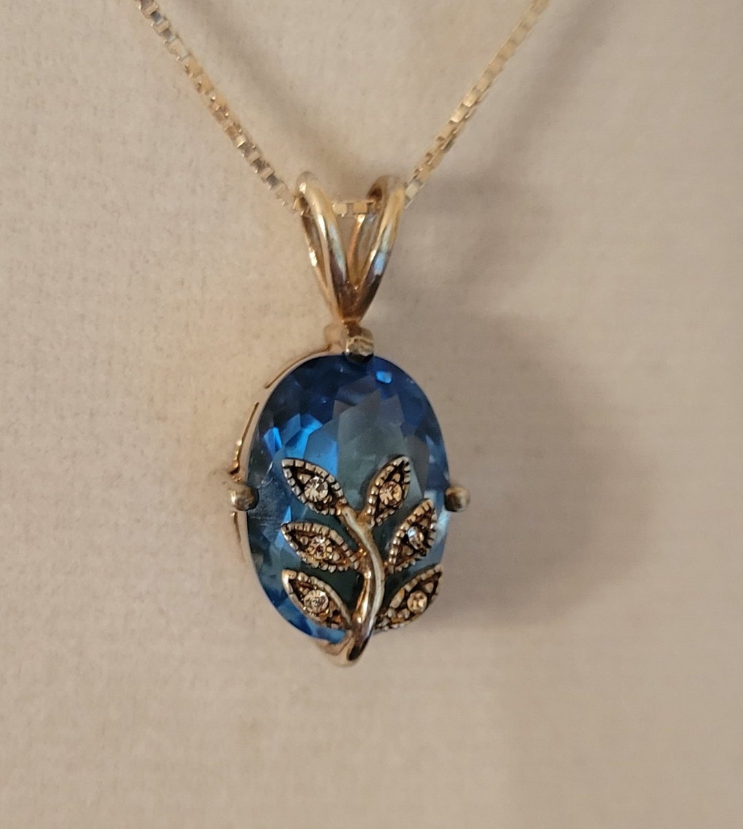 Sky Blue Oval Pendant Embellished Stole