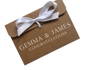 Busta regalo/buono regalo personalizzata in carta kraft marrone con scritta "Congratulazioni": porta buono regalo con nastro di raso.