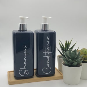 Botella dispensadora de jabón cuadrada azul marino personalizada con bomba blanca/plateada: 500 ml