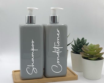 Graue quadratische Flasche mit silberfarbener / weißer Pumpe | 250 ml / 500 ml nachfüllbarer wiederverwendbarer Kunststoffspender | Personalisiert mit jedem Wort | Küche Badezimmer