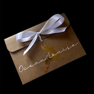 Enveloppe cadeau personnalisée Renne Kraft marron avec nom avec ruban pour de l'argent/un bon | proches | Beaucoup de couleurs de ruban disponibles