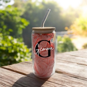 Vaso de vidrio con pajita y tapa de bambú / Inicial y nombre / Personalizado con cualquier nombre / Cumpleaños / Profesor / Familia / Amigos /