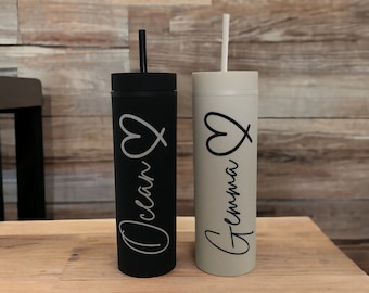 Copo fino fosco com nome personalizado e design de coração: copo reutilizável de 16oz com tampa e canudo