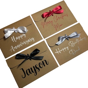 Personalisierte Kraft Geschenk Umschlag mit Band | Für Geld/Gutschein | Jeden Anlass | Weihnachten | Geburtstag | Valentinstag | Jubiläum | Hochzeit