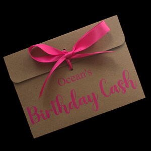 Busta regalo in carta kraft marrone con nome e nastro per denaro/buono/persona cara/disponibile in molti colori di nastro