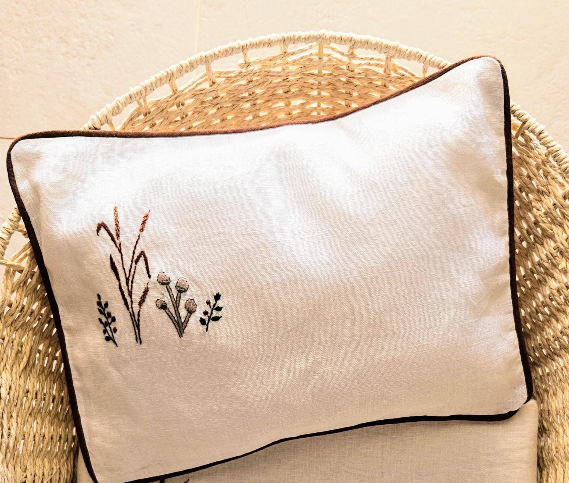刺繍入りベビー枕カバー：ベビーベッド／ベビーカー用カスタム枕（枕の