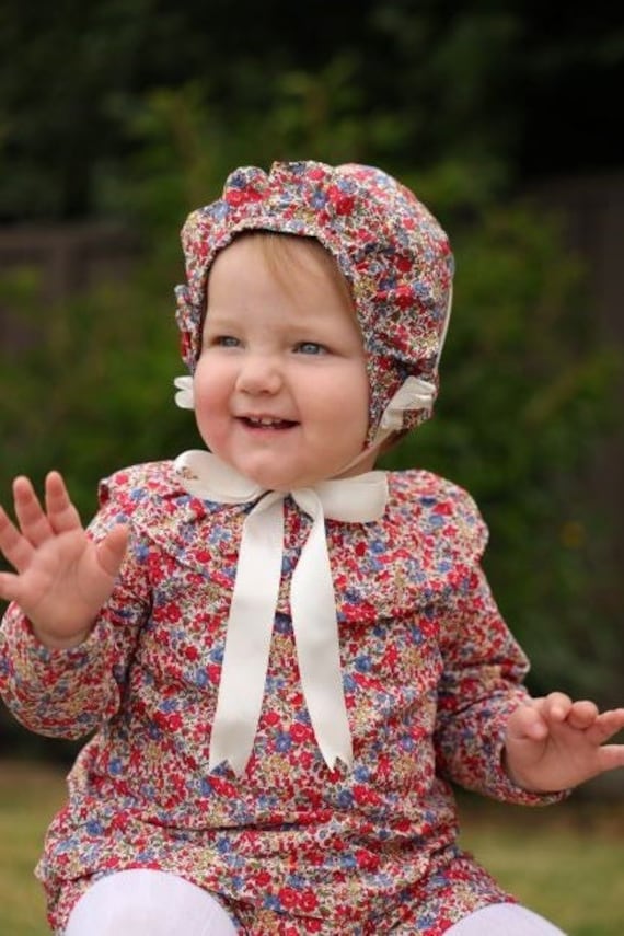 Liberty Ruffle Baby Bonnet cualquier tamano de 3 a 36 meses hecho a pedido elige tu tela Roberta personalizada con volante floral Etsy Mexico